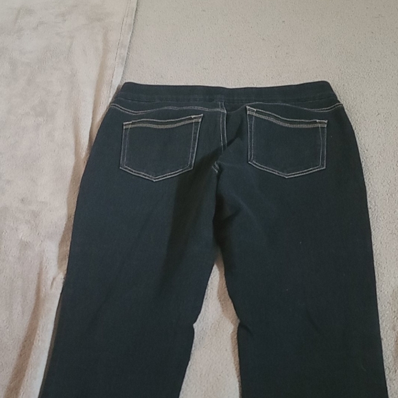 Woman Jeans - Picture 2 of 2